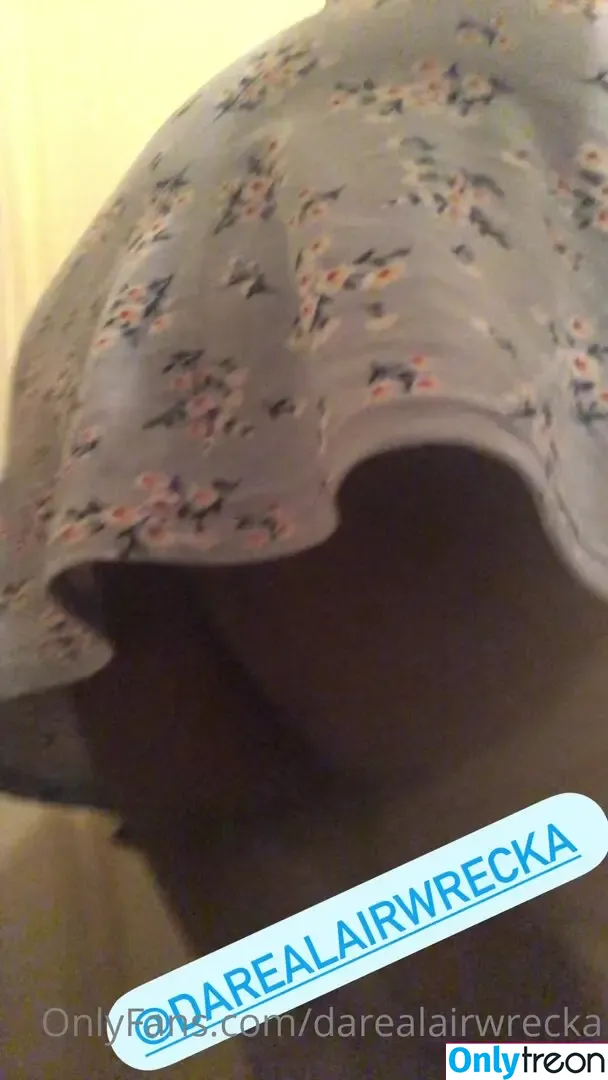 darealairwrecka nude photo #0012 (official_airwrecka)
