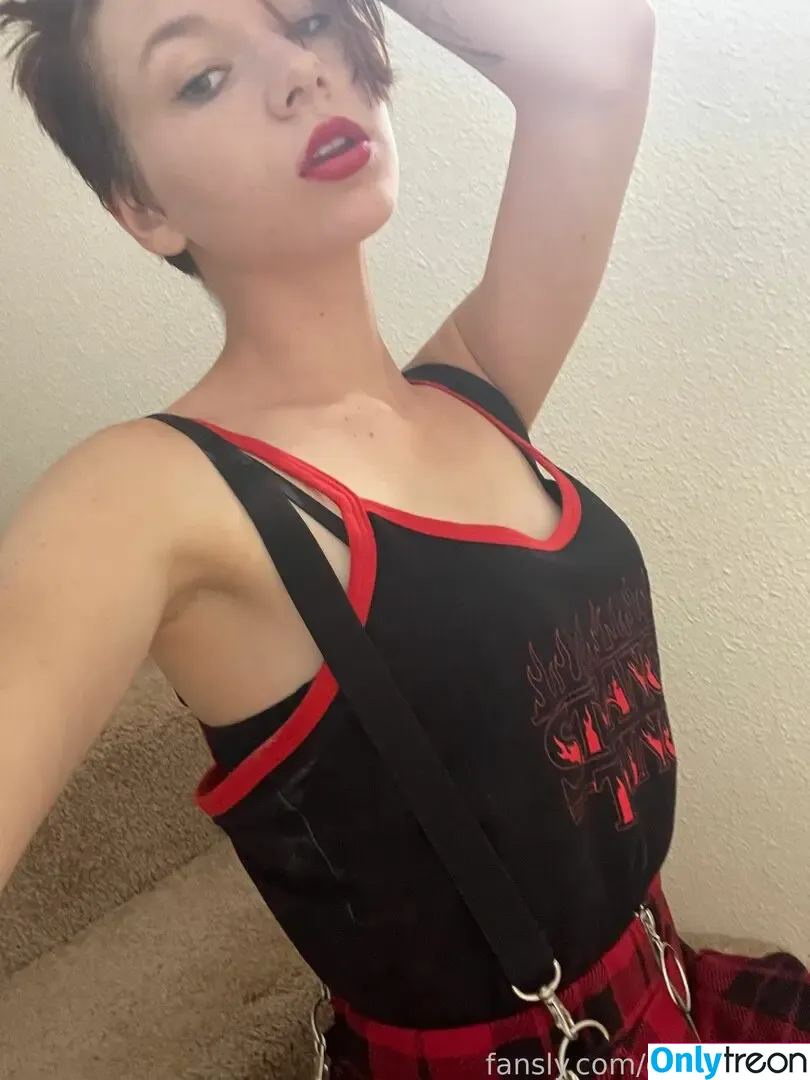 daringdolly nude photo #0007 (daintydolly2002 / dollyred2002)