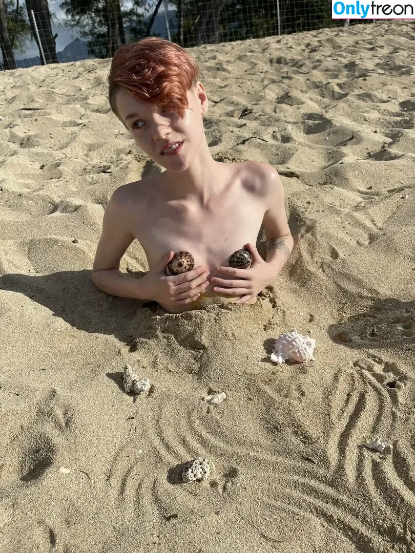 daringdolly nude photo #0114 (daintydolly2002 / dollyred2002)