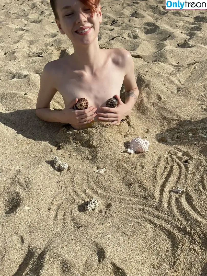 daringdolly nude photo #0116 (daintydolly2002 / dollyred2002)