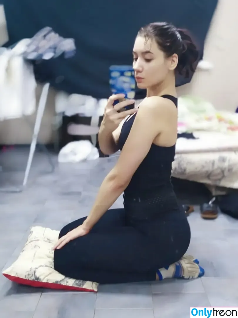 Darkmoon голая photo #0009 (Darkmoon_hecate / Darkmoonhecate / Full_darkmoon / hecate_dark_moon)