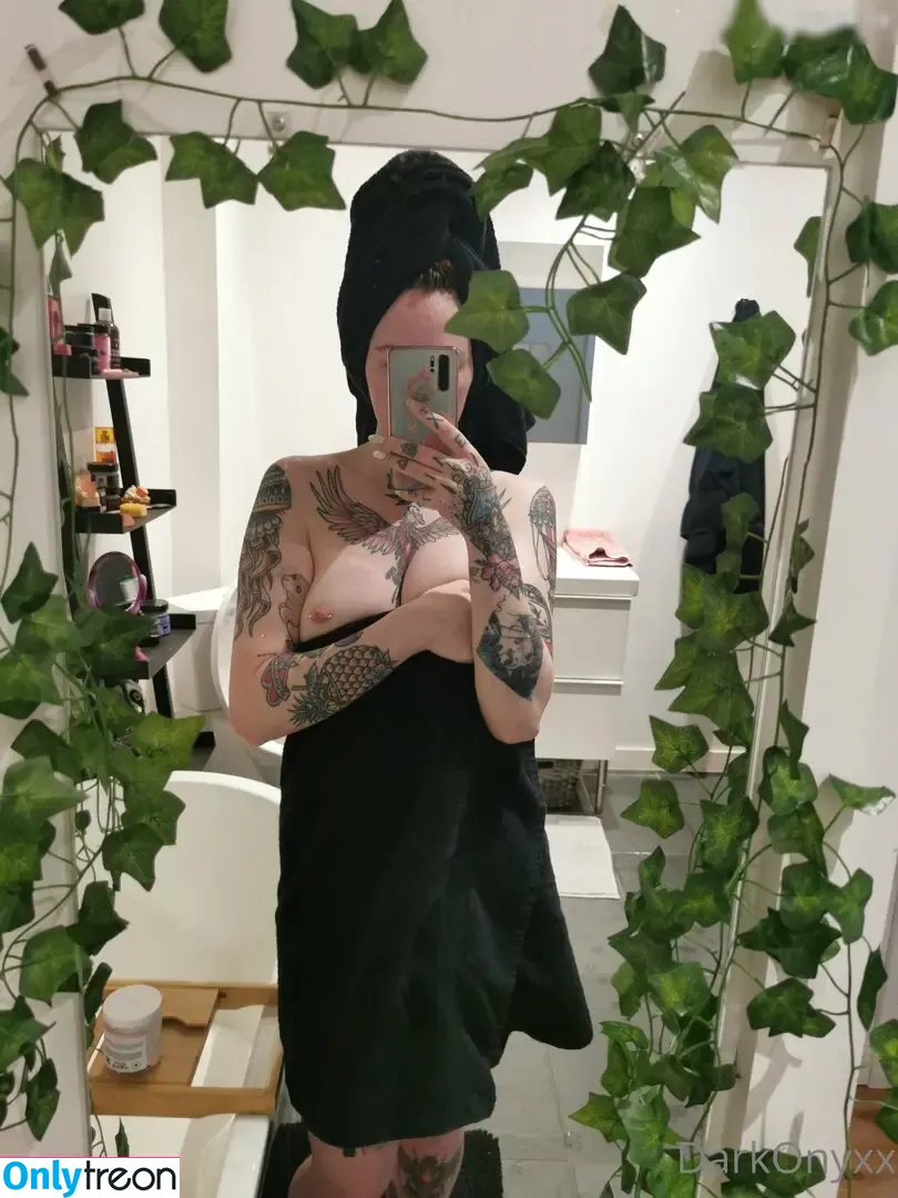 darkonyxx nude photo #0106 (darkonyxx)