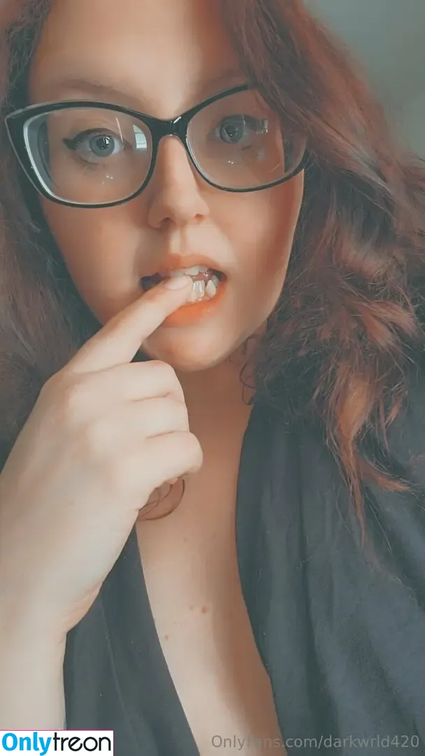 darkwrld420 nude photo #0012 (dark.weed420)