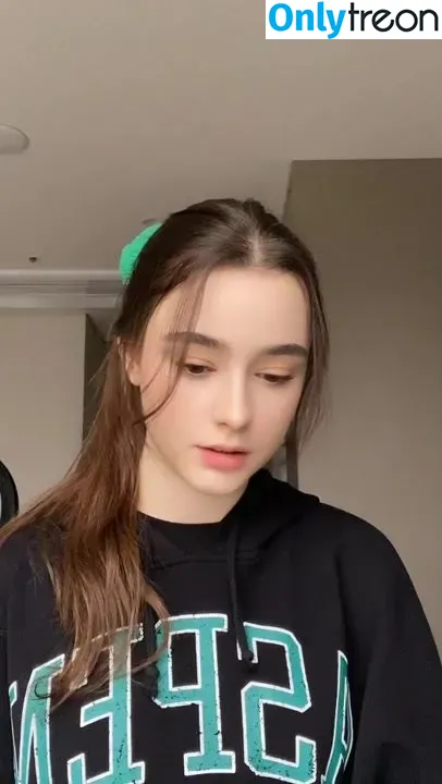 Dasha Tarab nude photo #0002 (taaarannn)