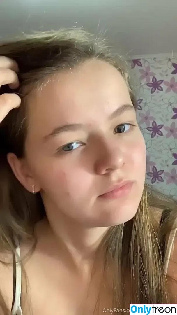dasharainbow nude photo #0021 (dashka_rainbow)