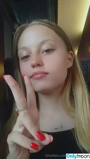 dashenka18 / dasha_dasha_18_ фото голая #0028
