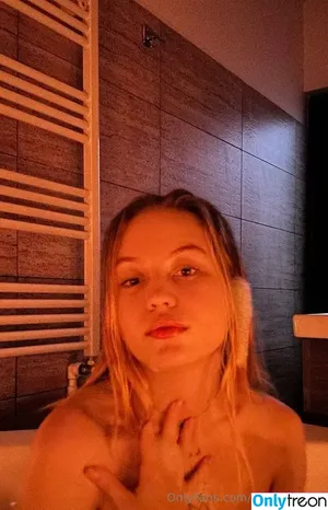 dashenka18 / dasha_dasha_18_ nude photo #0107