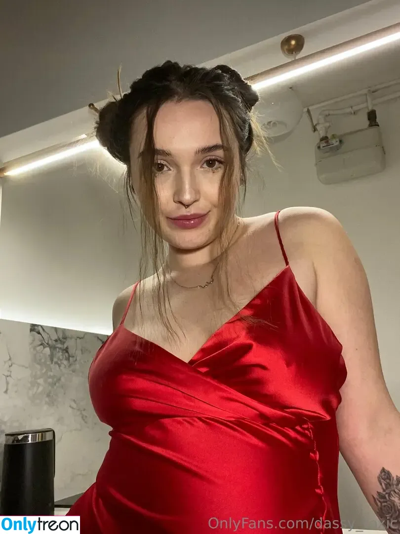 dassy_toxic nude photo #0024 (_lilt0xic_)