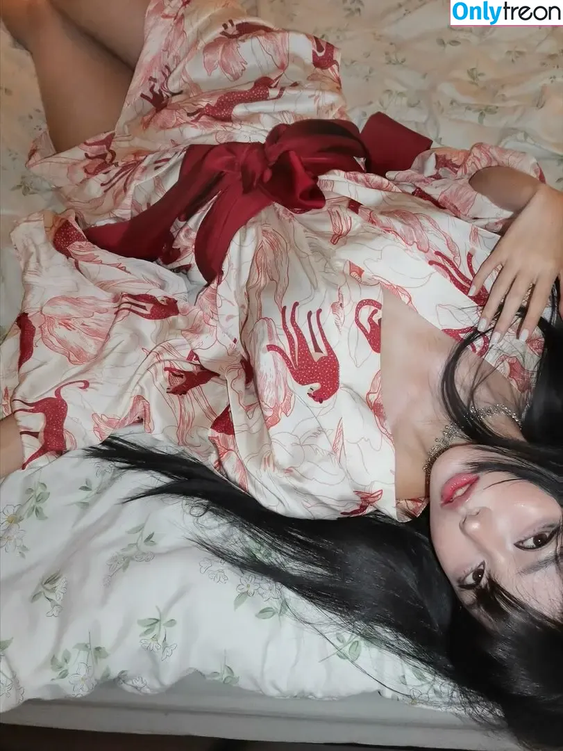 Daturakisses nude photo #0255 (Sacha Wang)