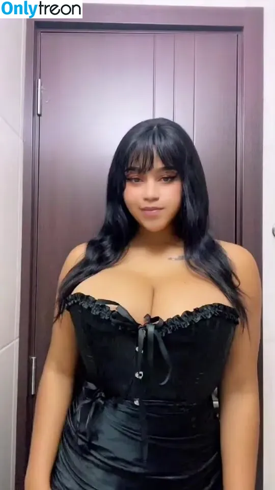 Dayanis Gisell nude photo #0007 (dayanisgisell / dayanismoreno13 / gissinoue)