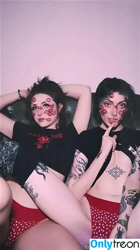 Deadpixieguts голая photo #0108 (Deadpixieguts)