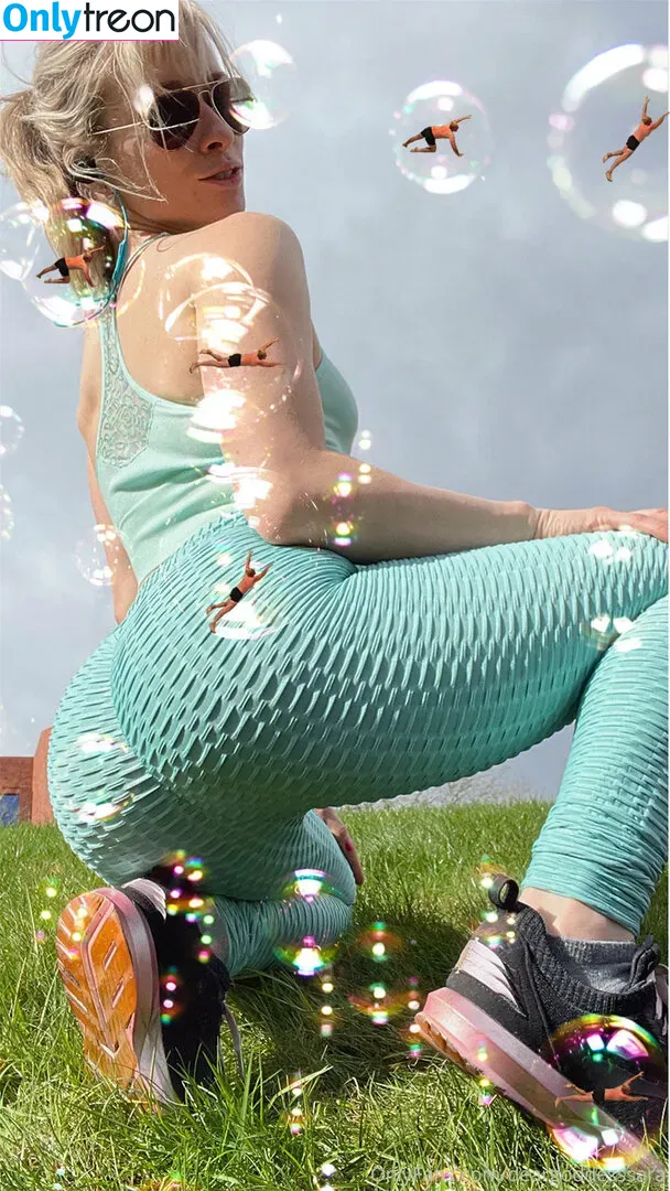 deargoddesssara голая photo #0006 (heydearsara)