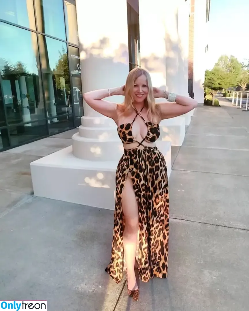 Debbie nude photo #0067 (djeannie / djeanniefstar / pnwdebs)