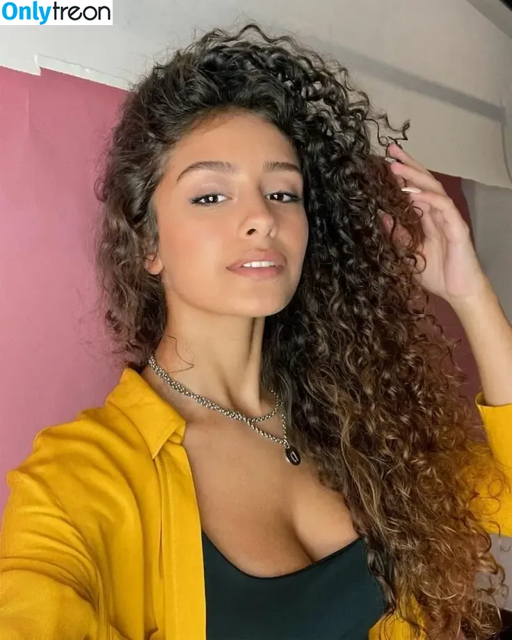 Débora Gomes голая photo #0143 (Debora Gomes / deboragoomesoficial / deborategomes)