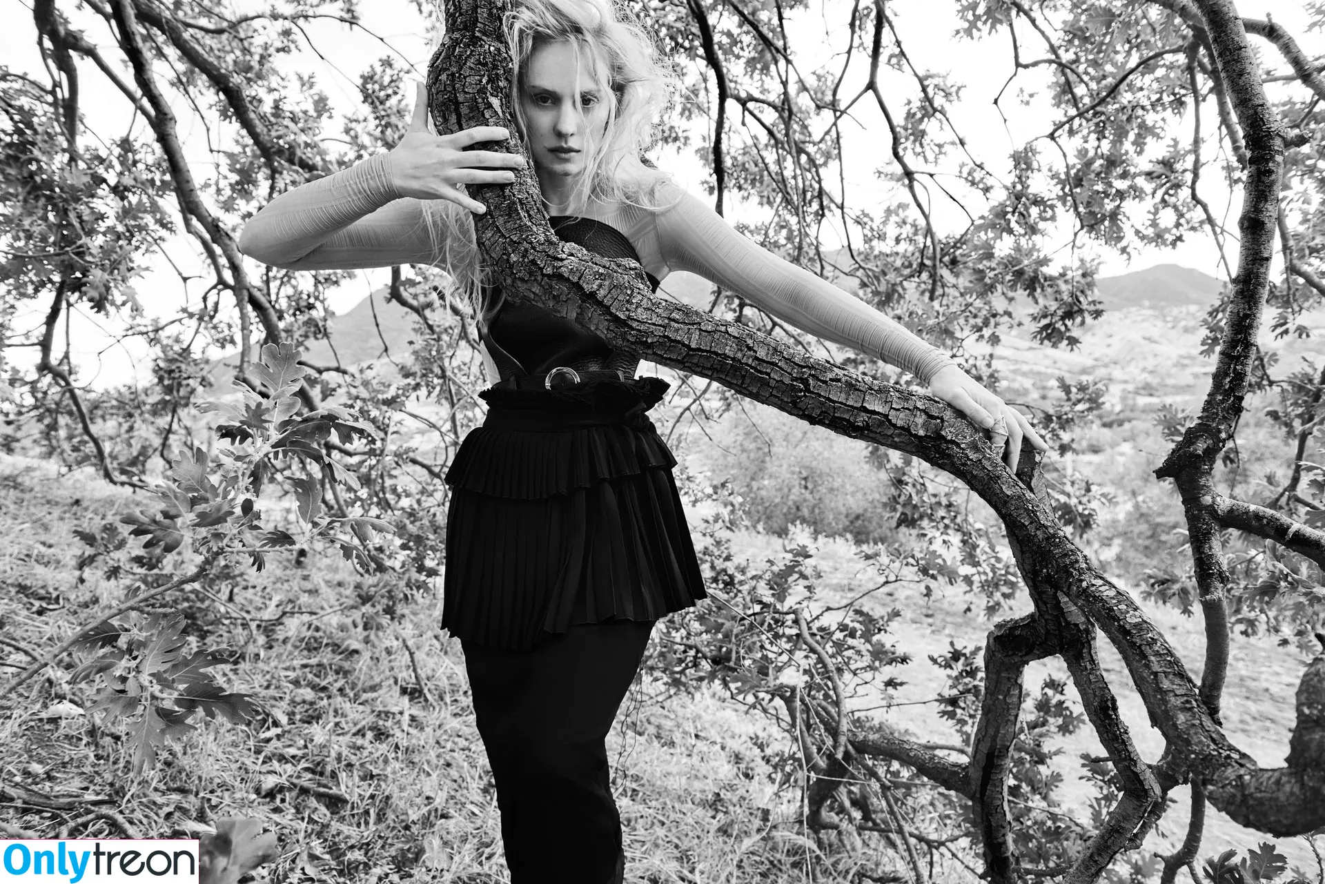 Deborah Ann Woll голая photo #0051 (deborahannwoll)
