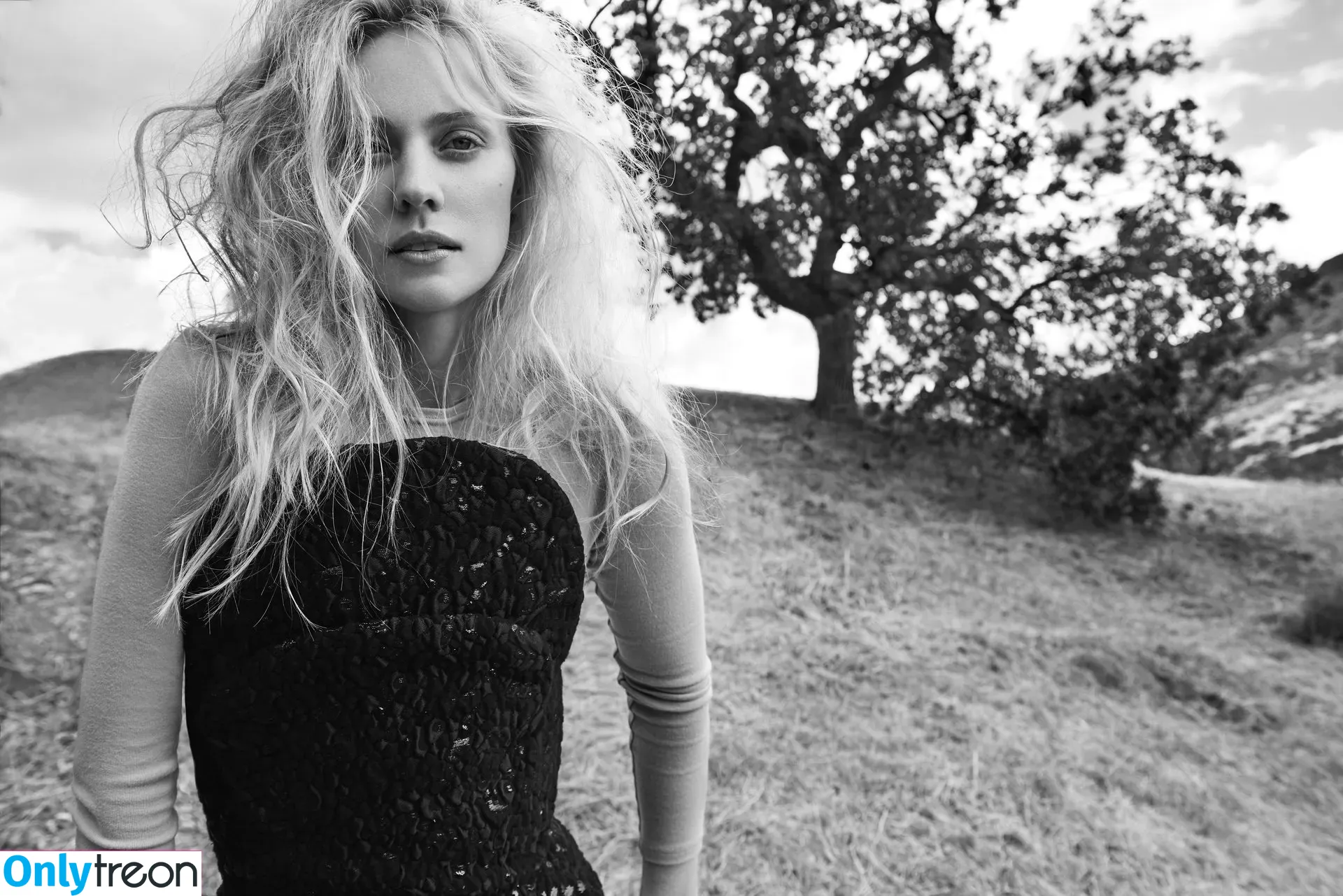 Deborah Ann Woll голая photo #0052 (deborahannwoll)