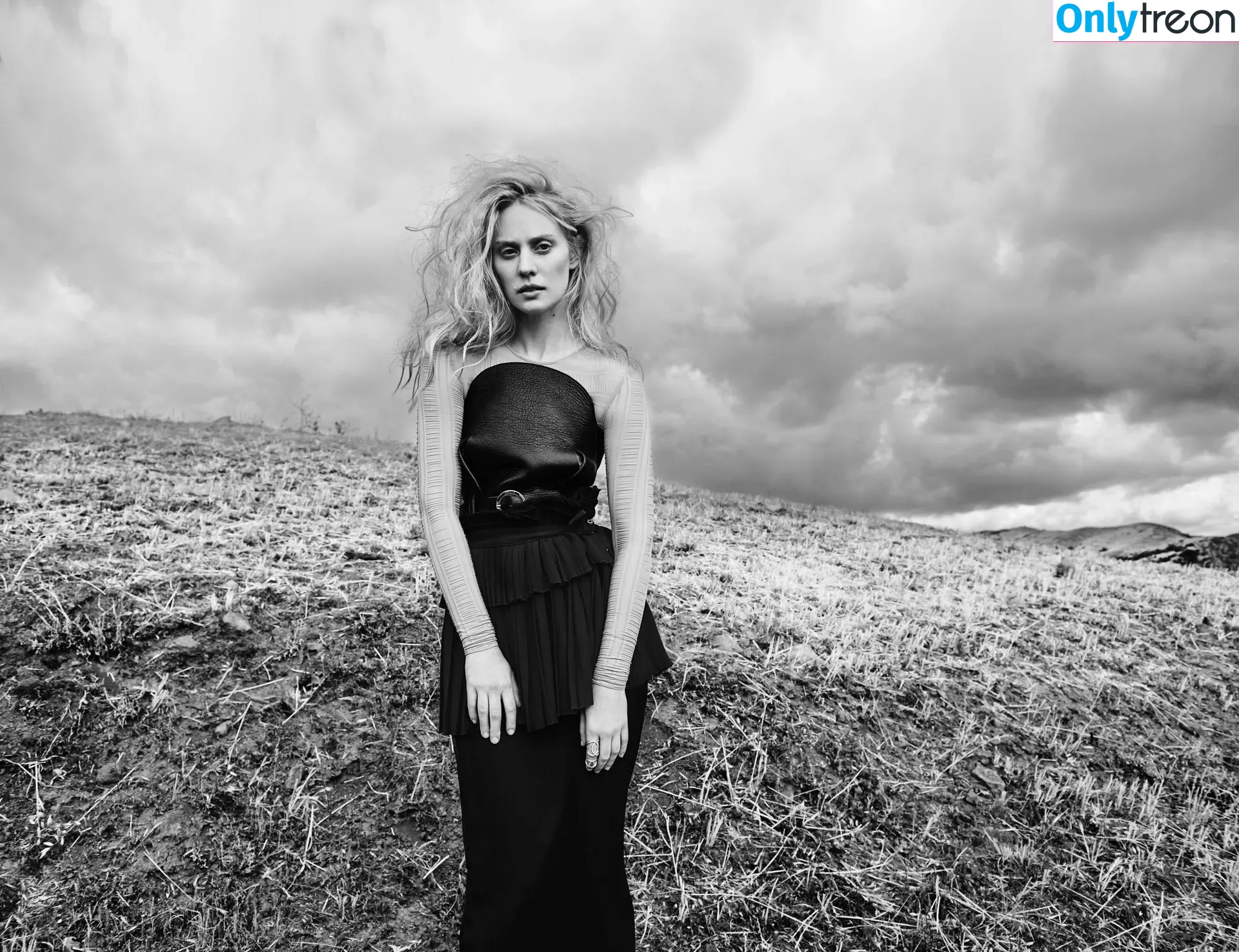 Deborah Ann Woll голая photo #0053 (deborahannwoll)