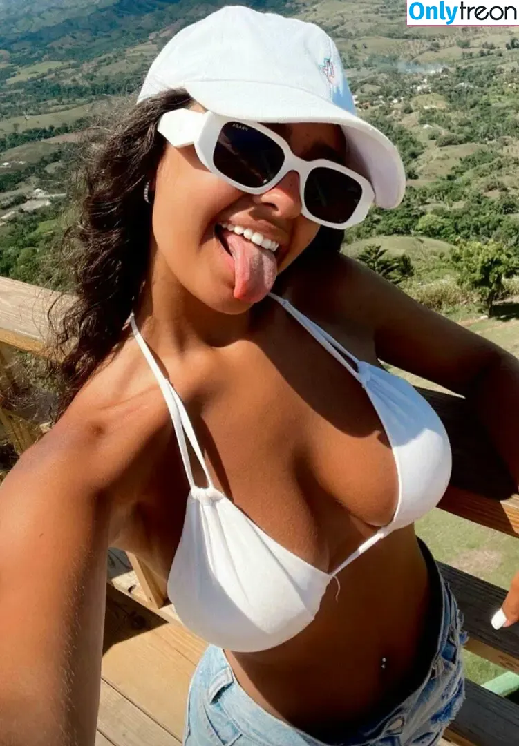 deborategomes nude photo #0011 (deborategomes)