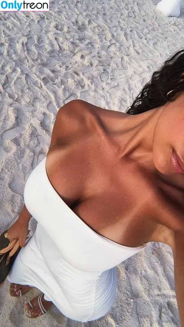 deborategomes голая photo #0214 (deborategomes)