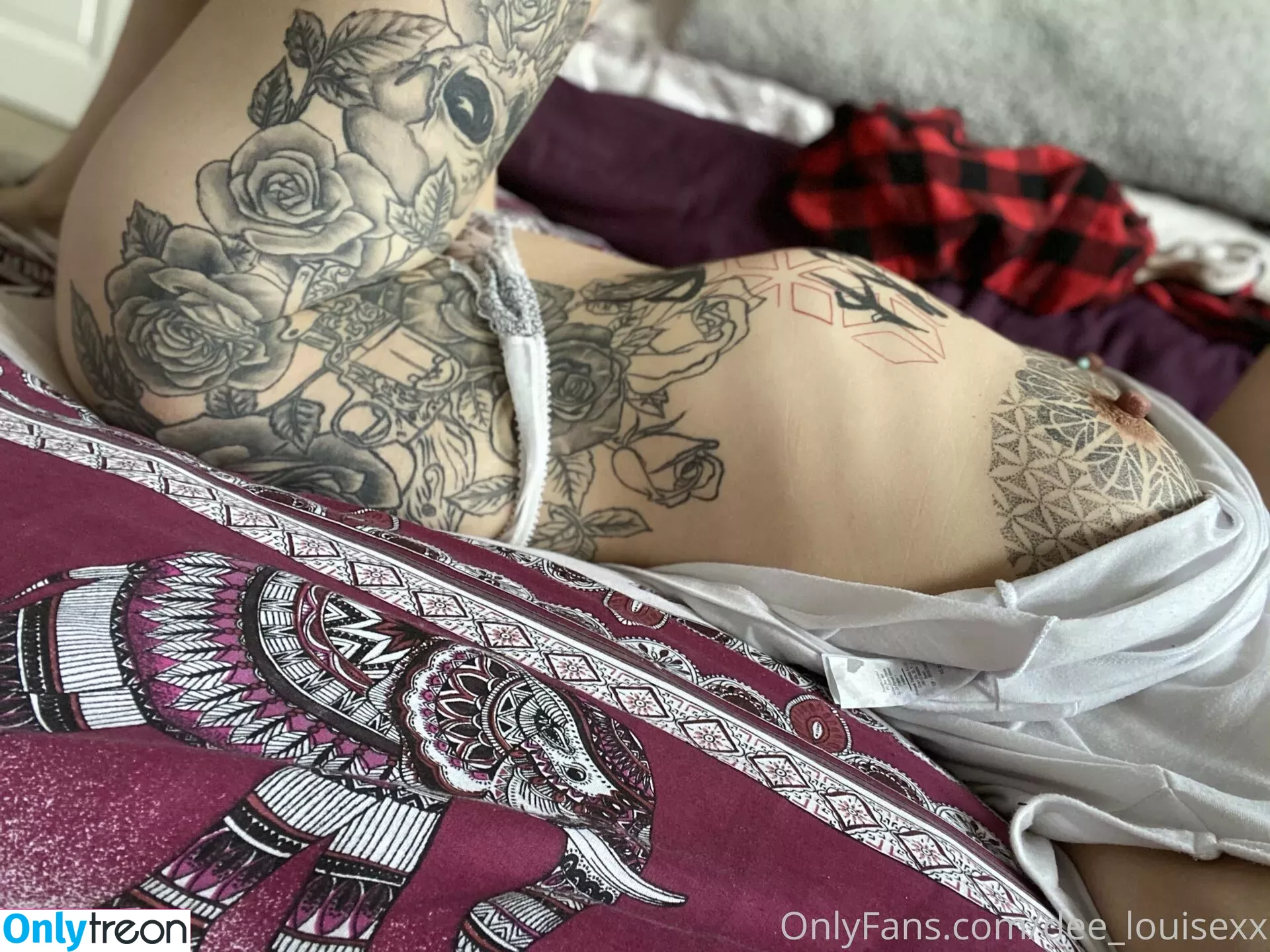 dee_louisexx nude photo #0026 (danniellaaaax)