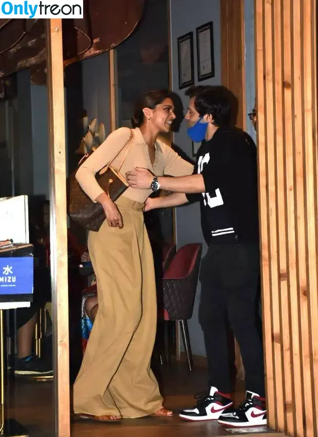 Deepika Padukone nude photo #0065 (deepikapadukone)