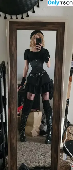Deffo_Depresso / livjngdeadgirl / marijuanarchy nude photo #0036