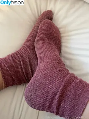 deliliah / beaniebabydeliliah / deliliah.irl nude photo #0001