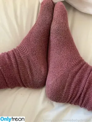deliliah / beaniebabydeliliah / deliliah.irl nude photo #0002