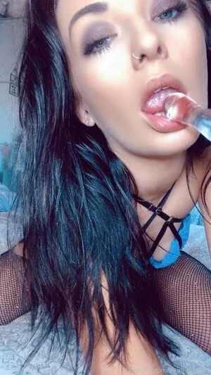 Demi Brookes / demi_brookesxo / demibrookes_x nude photo #0090