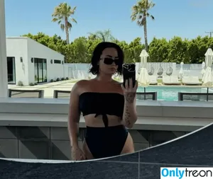 Demi Lovato / ddlovato nude photo #0618
