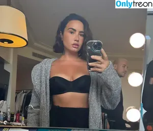 Demi Lovato / ddlovato nude photo #0632