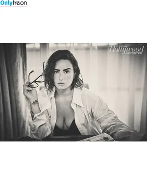 Demi Lovato / ddlovato nude photo #0656