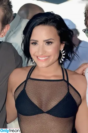 Demi Lovato / ddlovato nude photo #0743