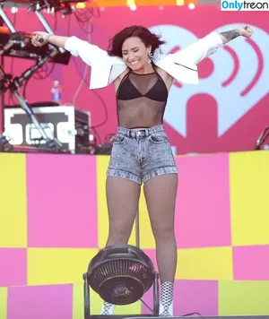 Demi Lovato / ddlovato nude photo #0761