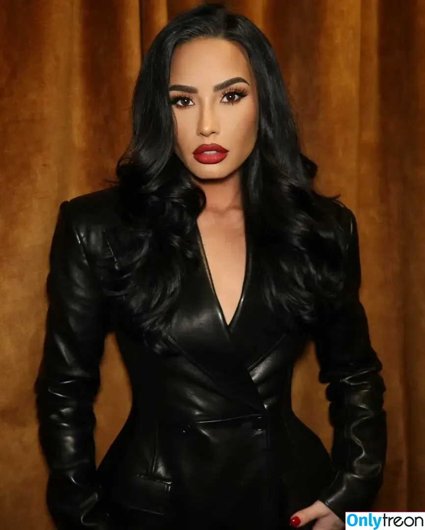 Demi Lovato nude photo #0891 (ddlovato / demi_lovato)