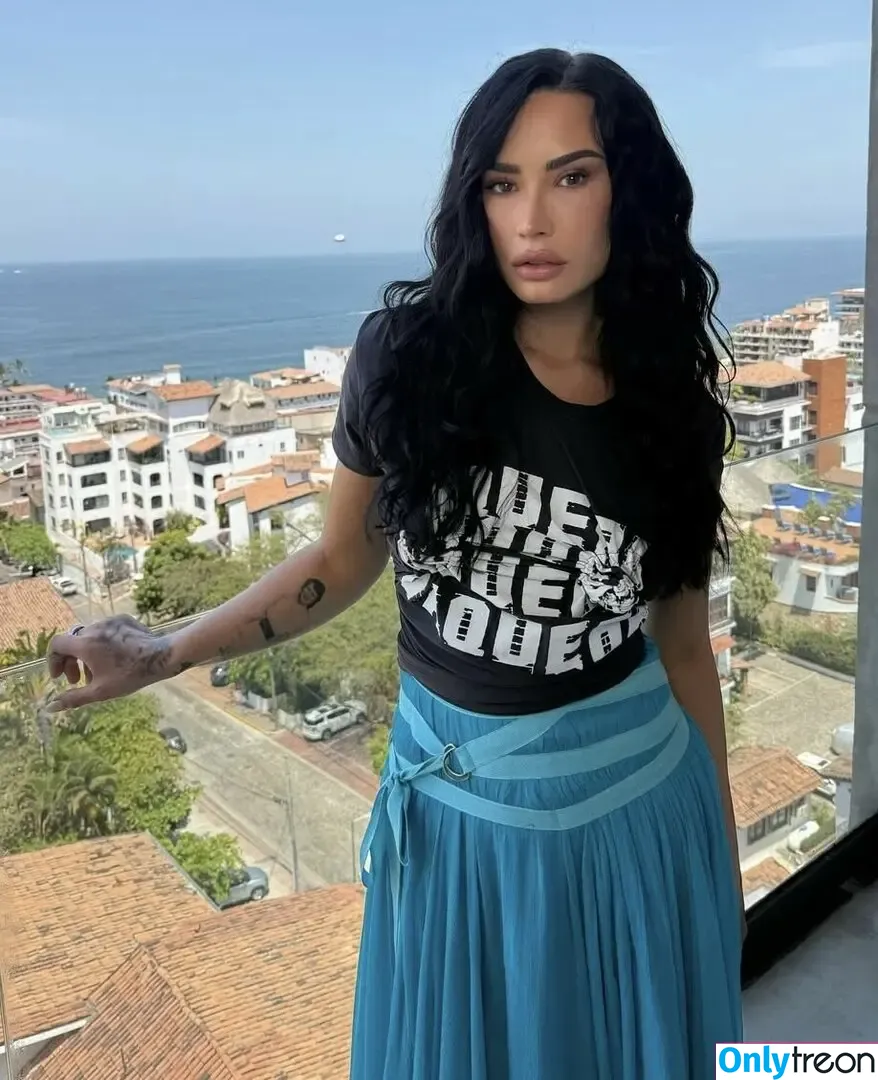 Demi Lovato голая photo #0904 (ddlovato / demi_lovato)
