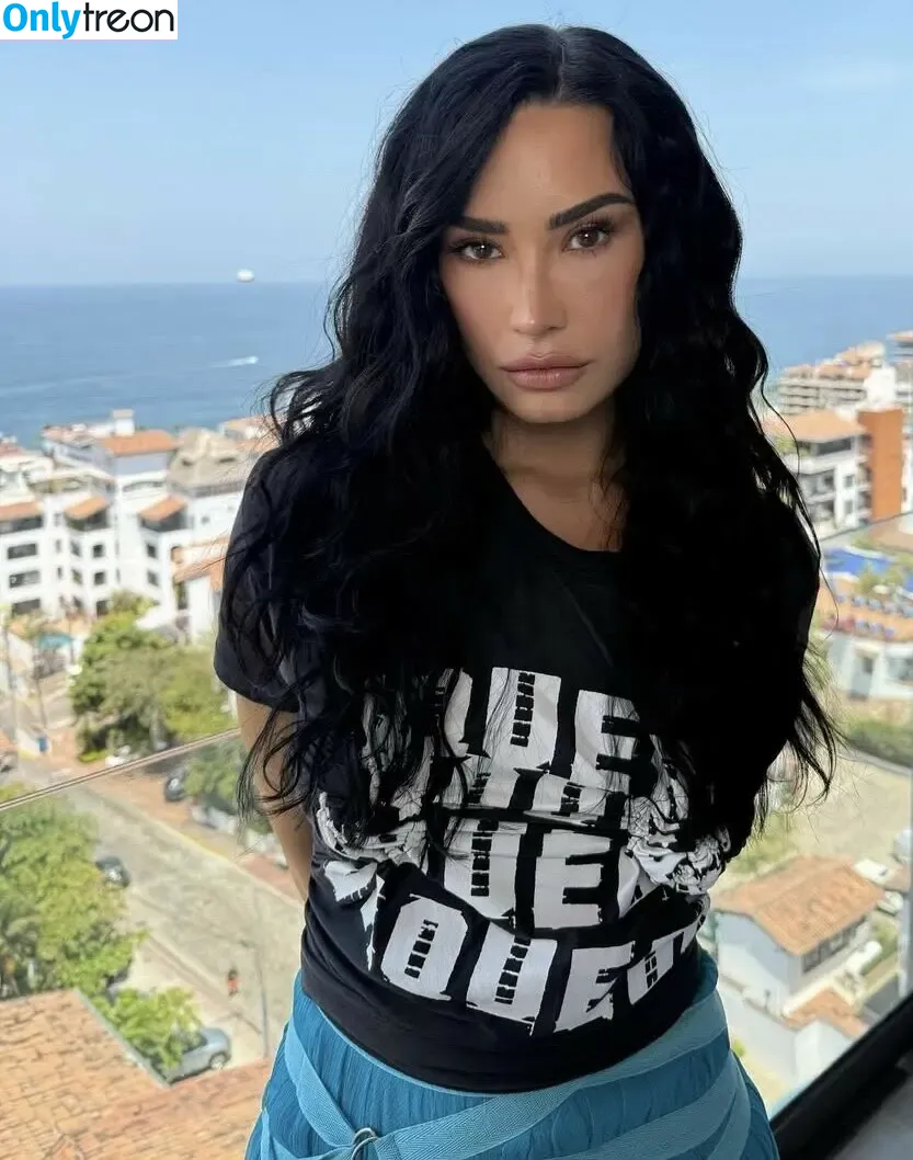 Demi Lovato голая photo #0906 (ddlovato / demi_lovato)