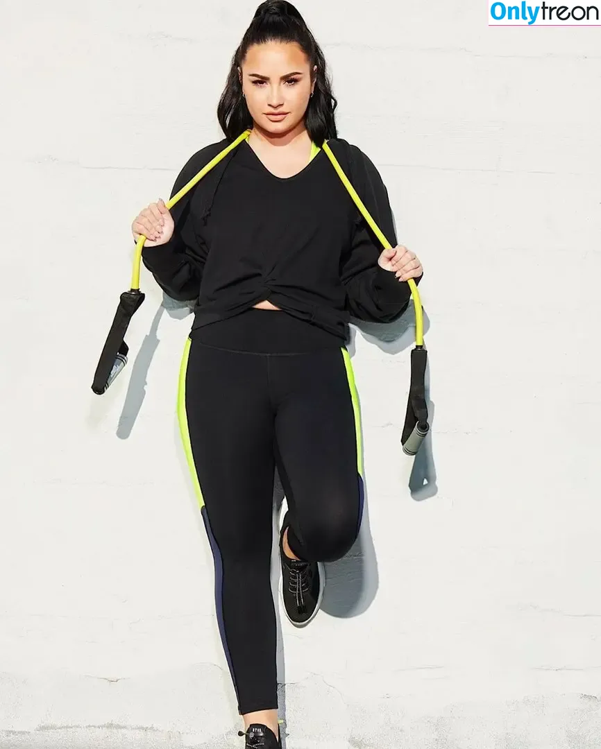 Demi Lovato голая photo #0928 (ddlovato / demi_lovato)