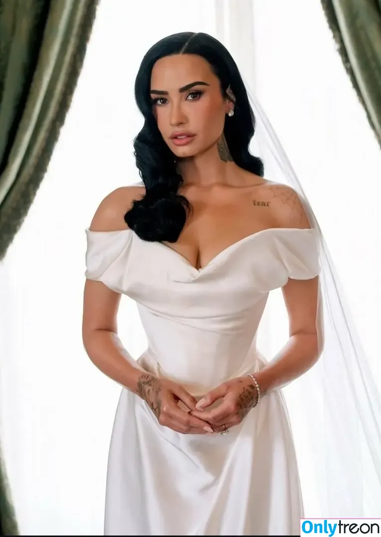 Demi Lovato голая photo #0940 (ddlovato / demi_lovato)