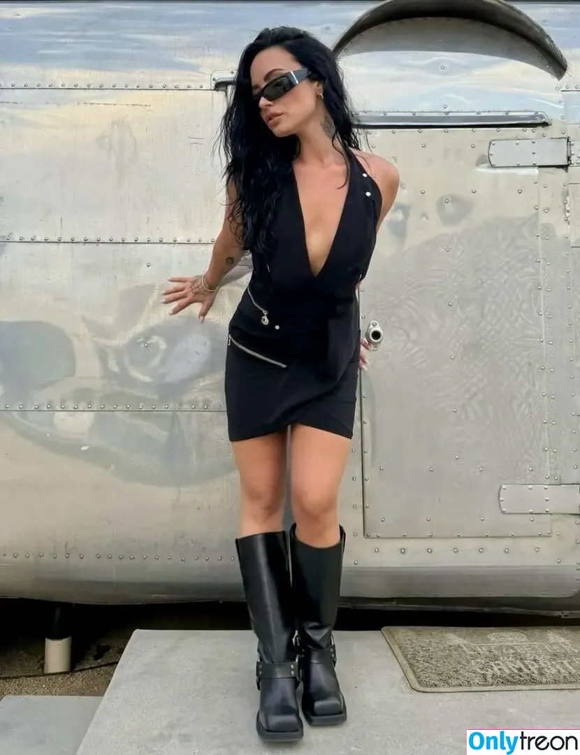Demi Lovato nude photo #0983 (ddlovato)