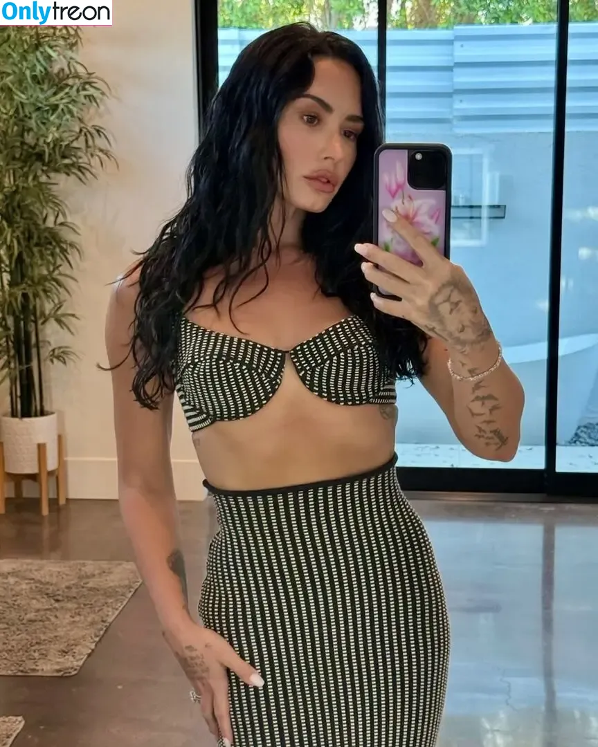 Demi Lovato nude photo #0984 (ddlovato)