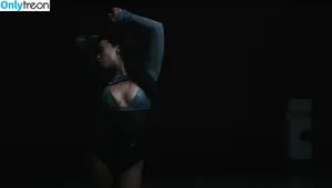Demi Lovato / ddlovato nude photo #1005