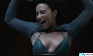 Demi Lovato / ddlovato nude photo #1016