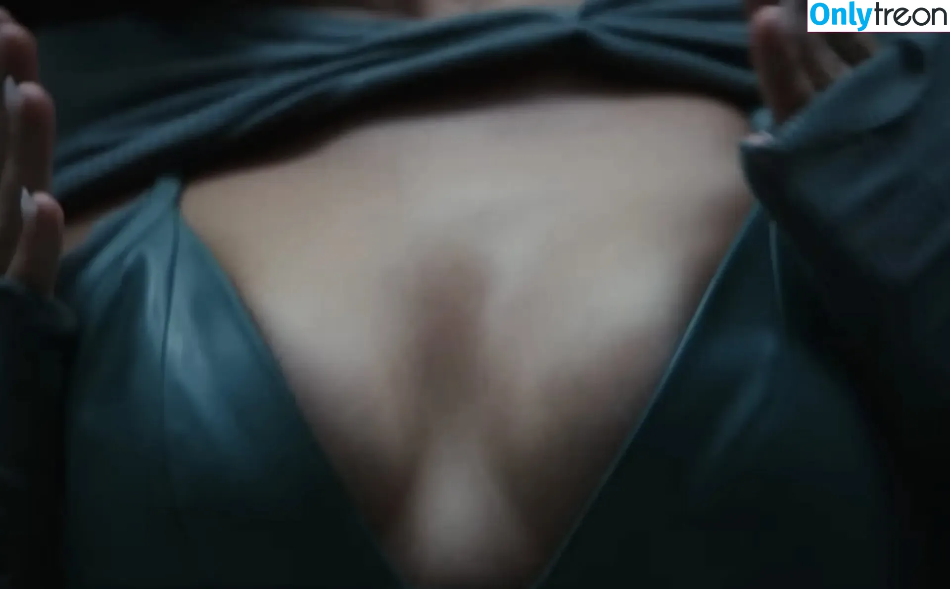Demi Lovato nude photo #1022 (ddlovato)