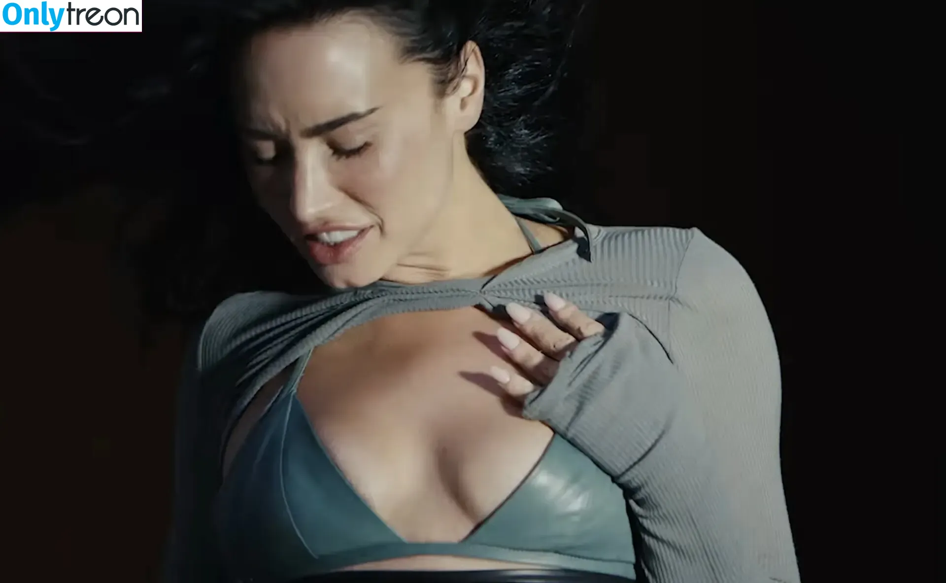 Demi Lovato nude photo #1026 (ddlovato)
