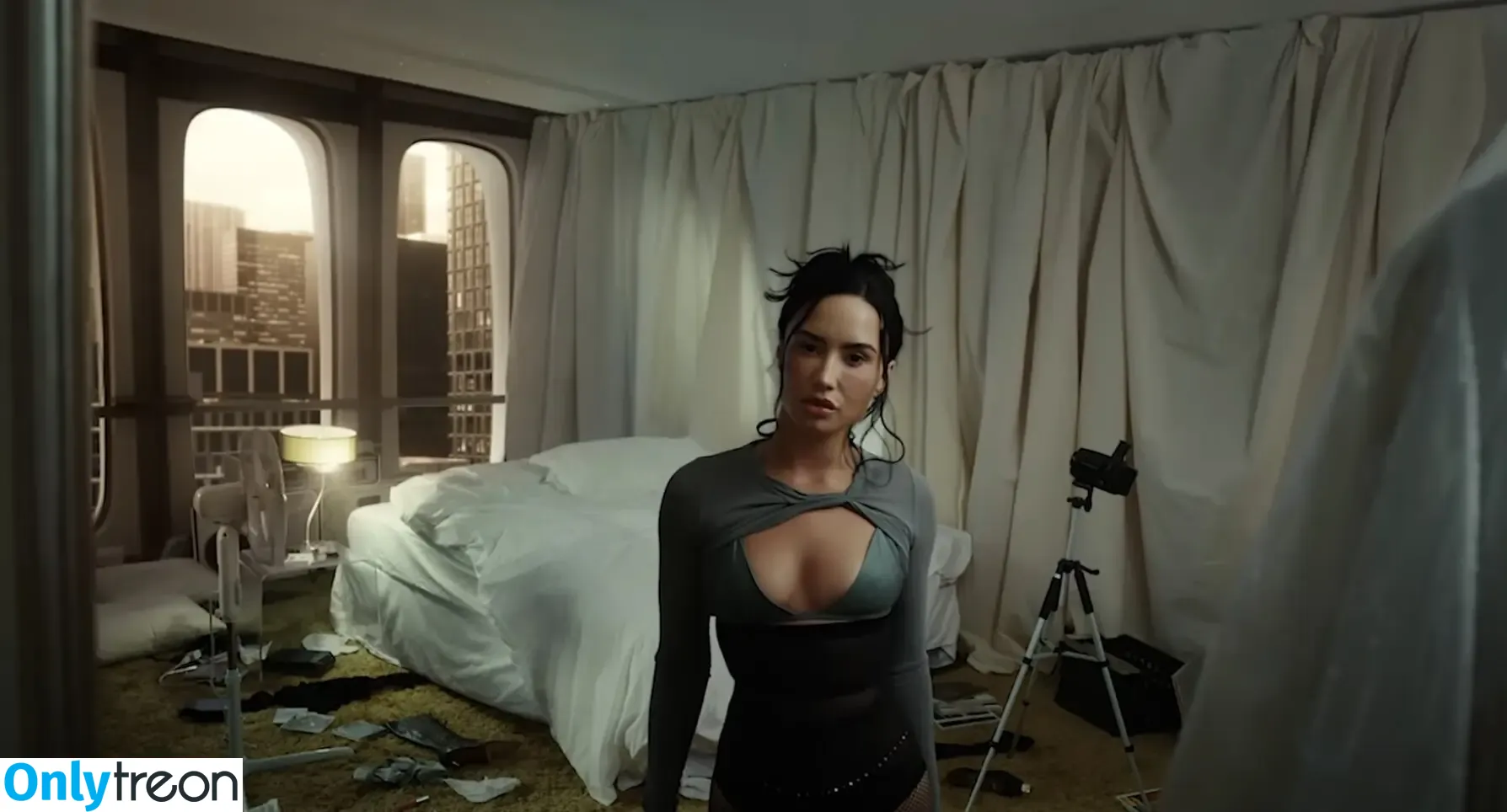 Demi Lovato nude photo #1065 (ddlovato)