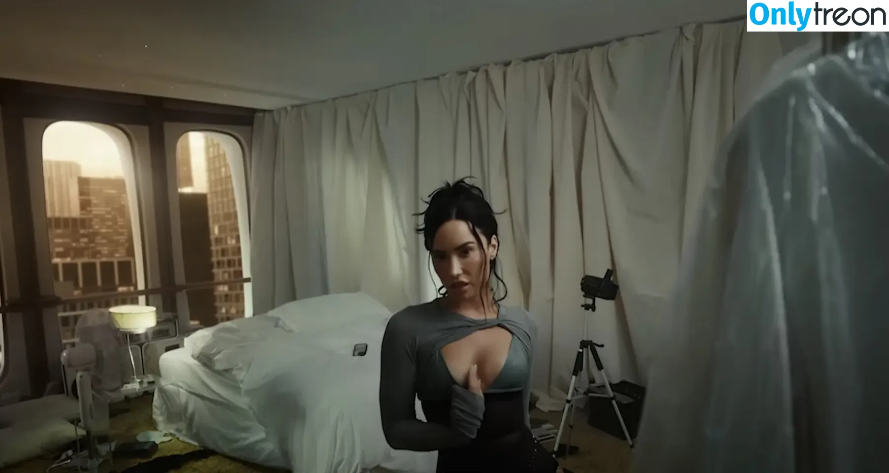 Demi Lovato nude photo #1067 (ddlovato)