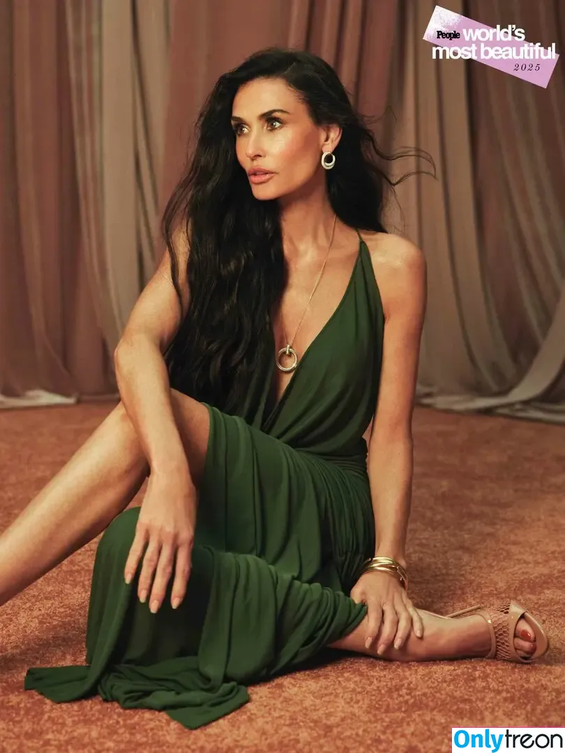 Demi Moore nude photo #0780 (demimoore / justdemi / kyliedemi)