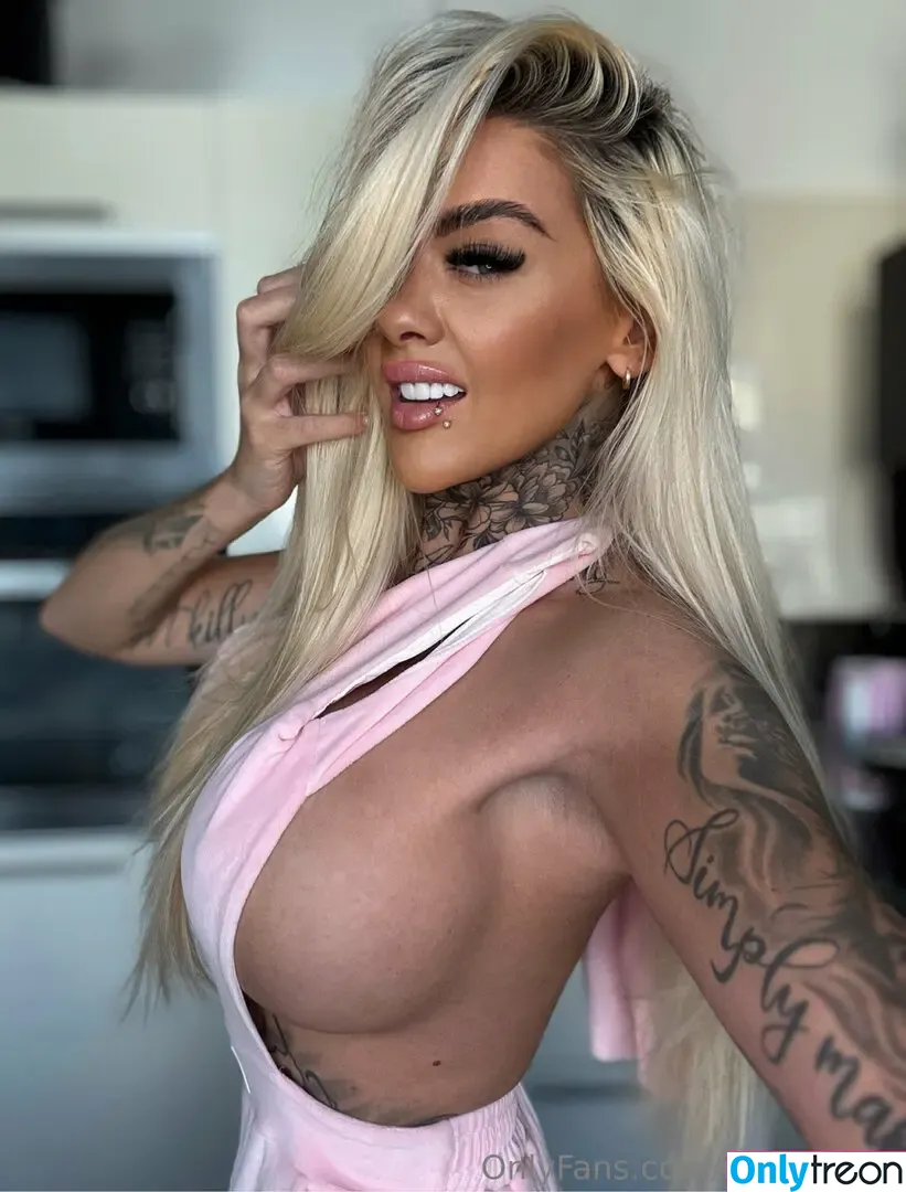 Deminecka nude photo #0168 (Denisa B.)