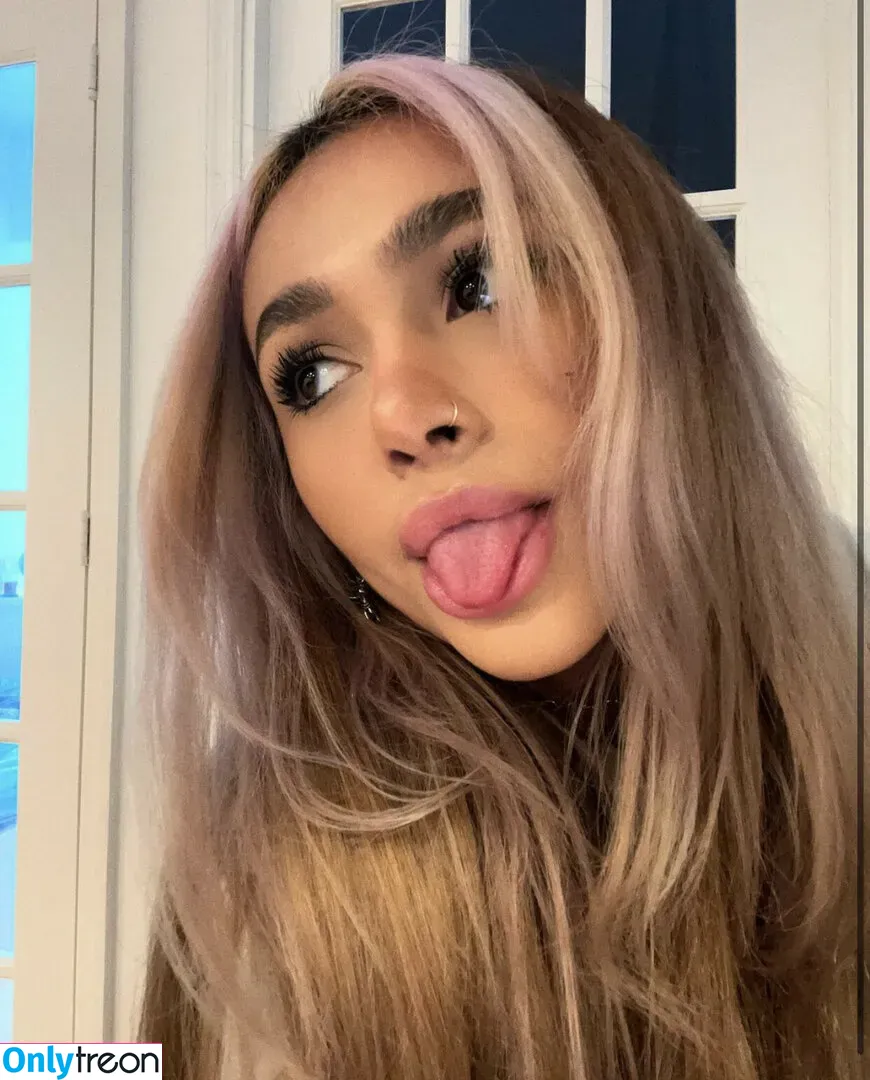 Demisux nude photo #0001 (Demisxxual / demiix)